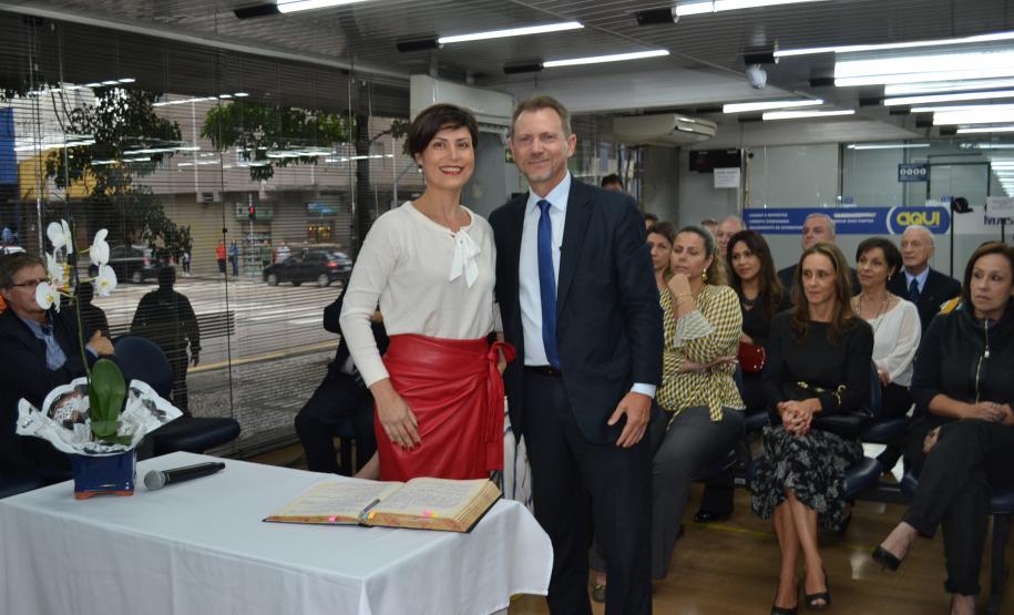 008 Diretoria também assina termo