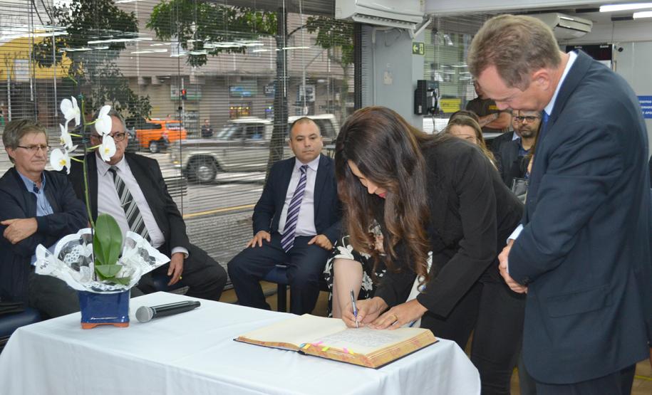 015 Diretoria também assina termo