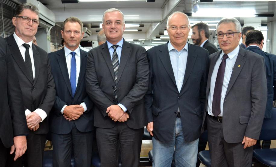 020 Diretoria também assina termo