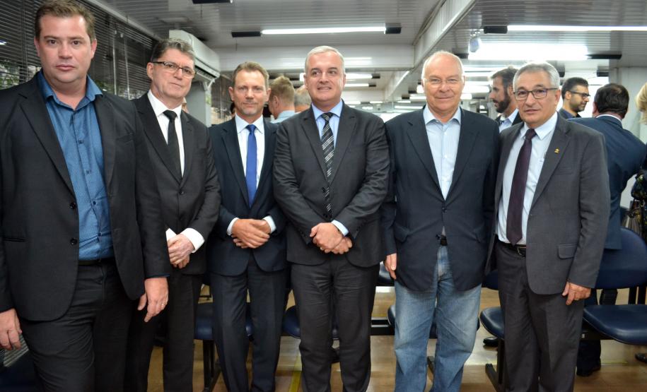 021 Diretoria também assina termo