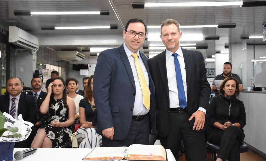 030 Diretoria também assina termo