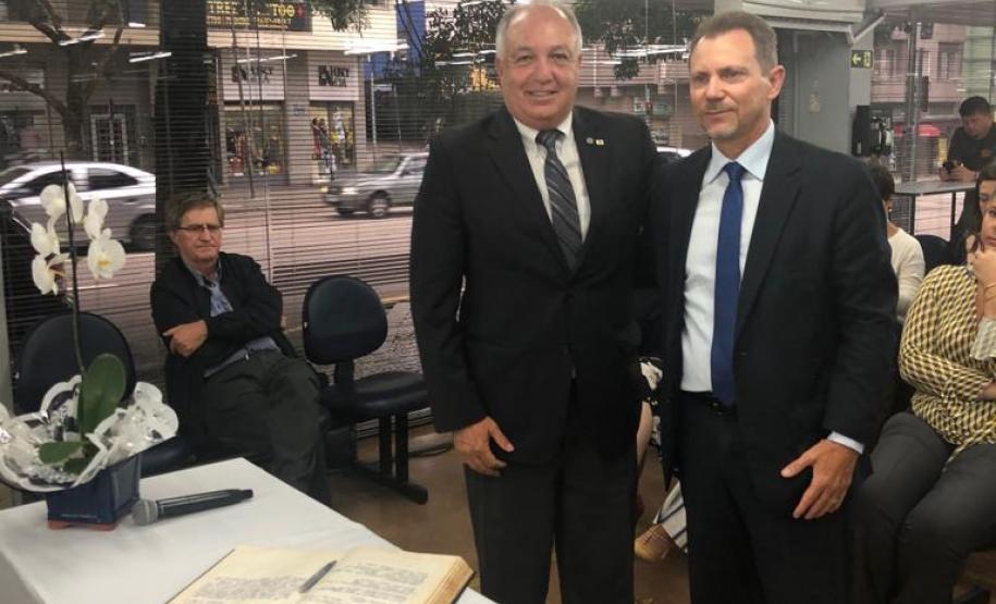 050 Diretoria também assina termo