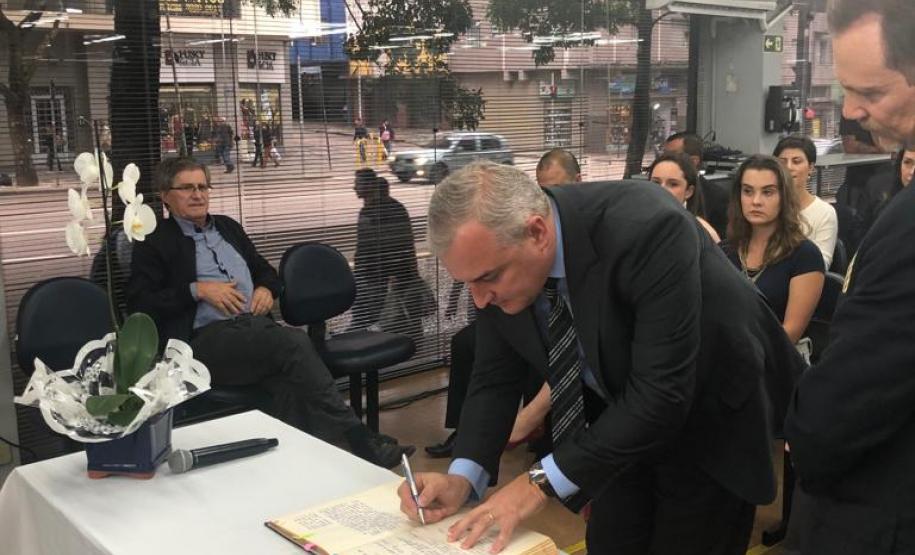 057 Diretoria também assina termo