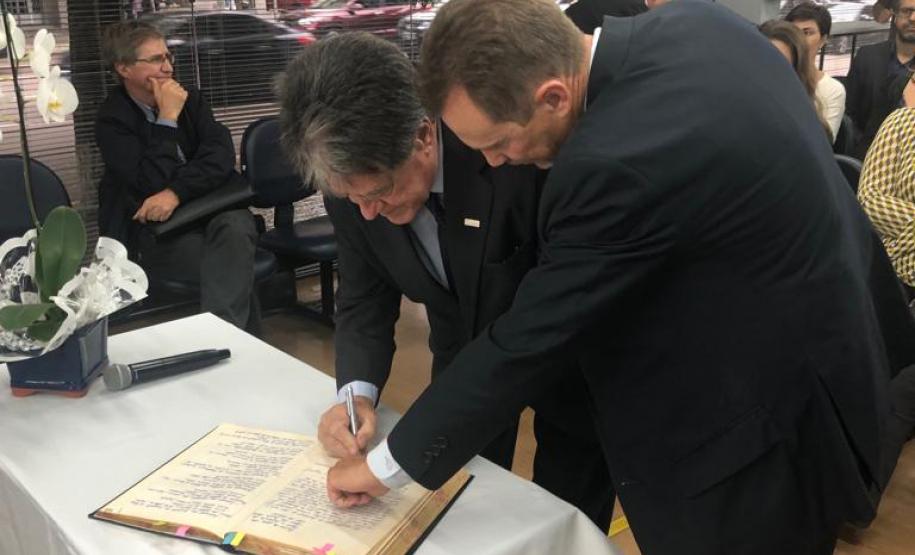 066 Diretoria também assina termo