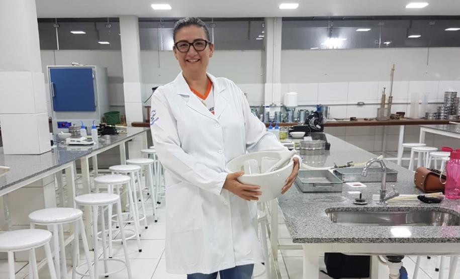 Abertura de empresa é feita em menos de duas horas no Paraná Abertura de empresa