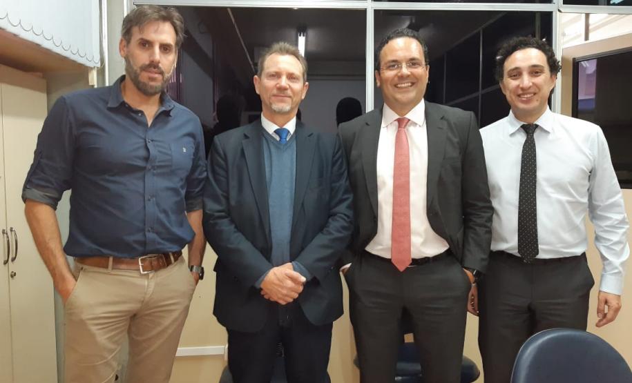 Diretoria e André Após palestra, JUCEPAR foi seu destino na Capital Paranaense