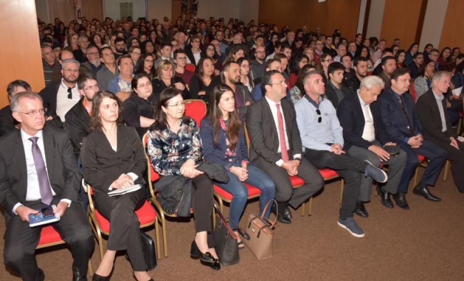 Plateia Após palestra, JUCEPAR foi seu destino na Capital Paranaense