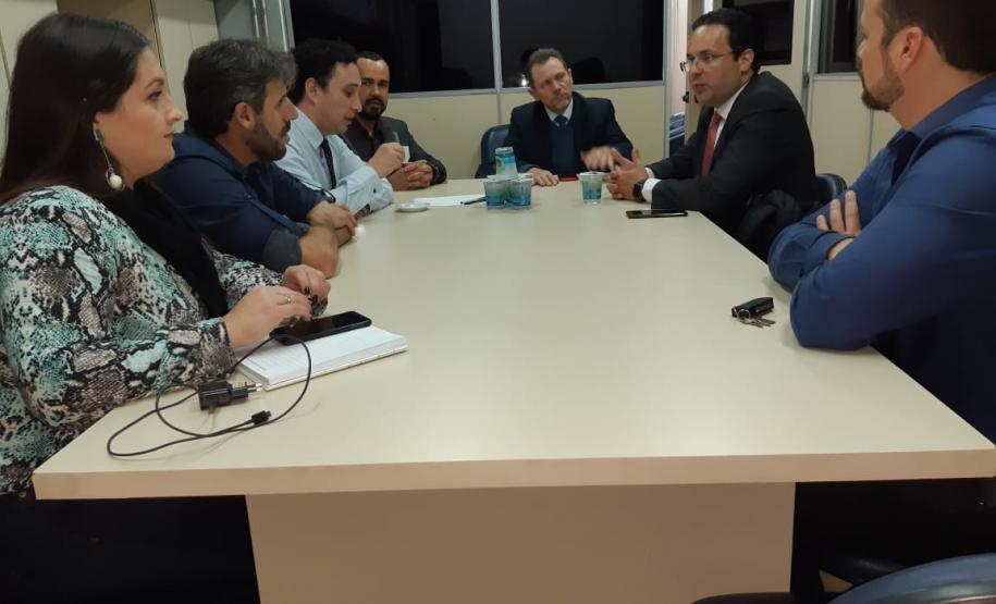 Mesa de Discussão Após palestra, JUCEPAR foi seu destino na Capital Paranaense