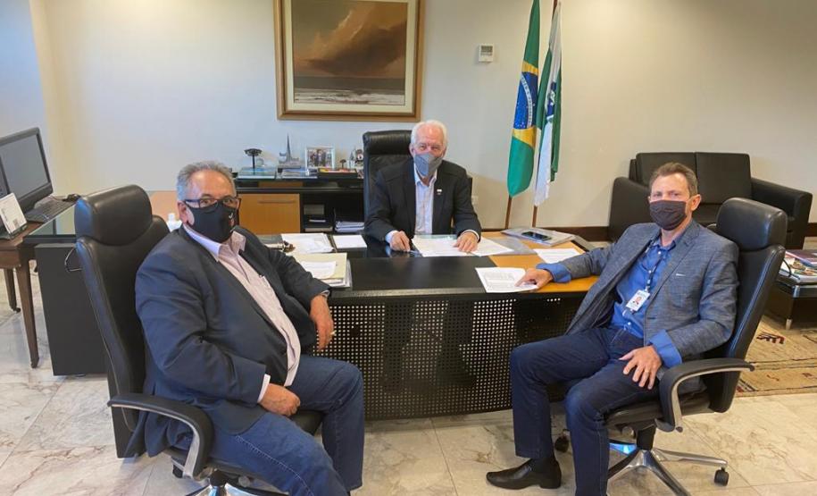Diretoria da JUCEPAR realiza  visita de cortesia ao Excelentíssimo Senhor Vice-Governador do Estado, Darci Piana.