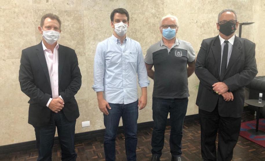 Presidente Marcos Rigoni, acompanhado de seu Vice-Presidente, Sebastião Mota, realizam visita de cortesia à Prefeitura Municipal de Curitiba.