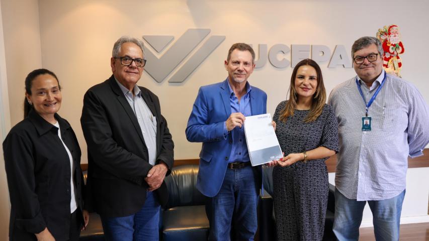 Jucepar recebe visita técnica da CGE